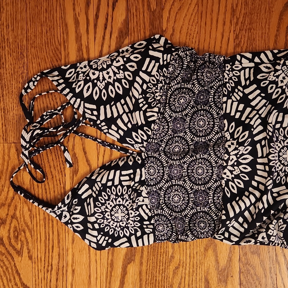 Nicole Miller navy/white geometric one piece swim 6 - Picture 2 of 5